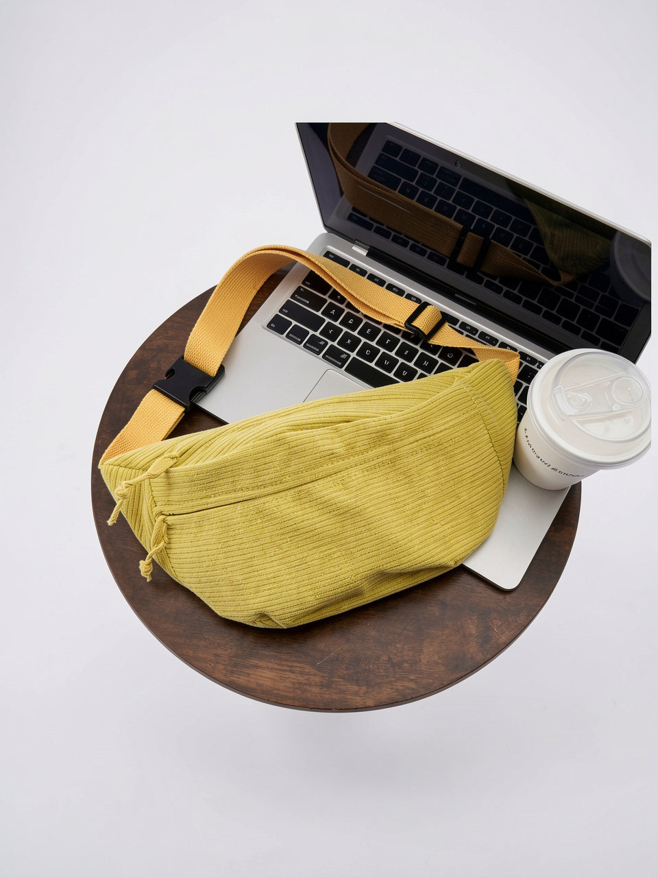 Colombe — Sacoche banane pour femme en velours côtelé - Jaune
