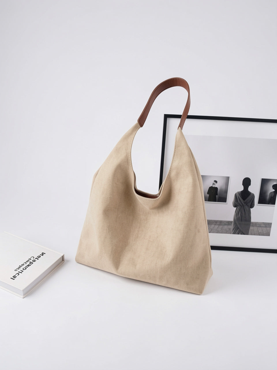 Eulalie — Sac chic fourre-tout en suédine - Beige