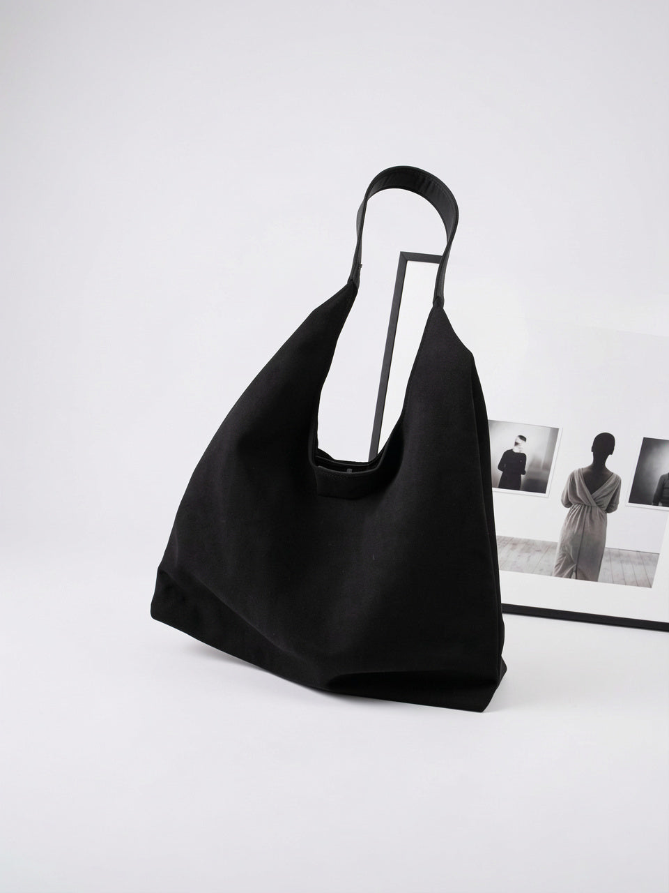 Eulalie — Sac chic fourre-tout en suédine - Noir