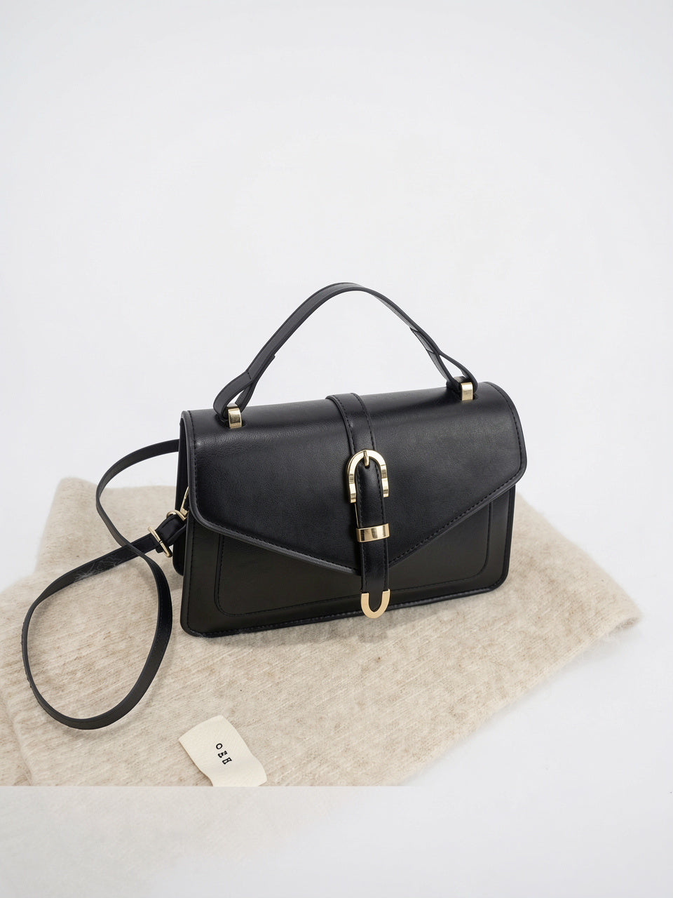 Flora — Petit sac à main à bandoulière à rabat aux finitions dorées - 8
