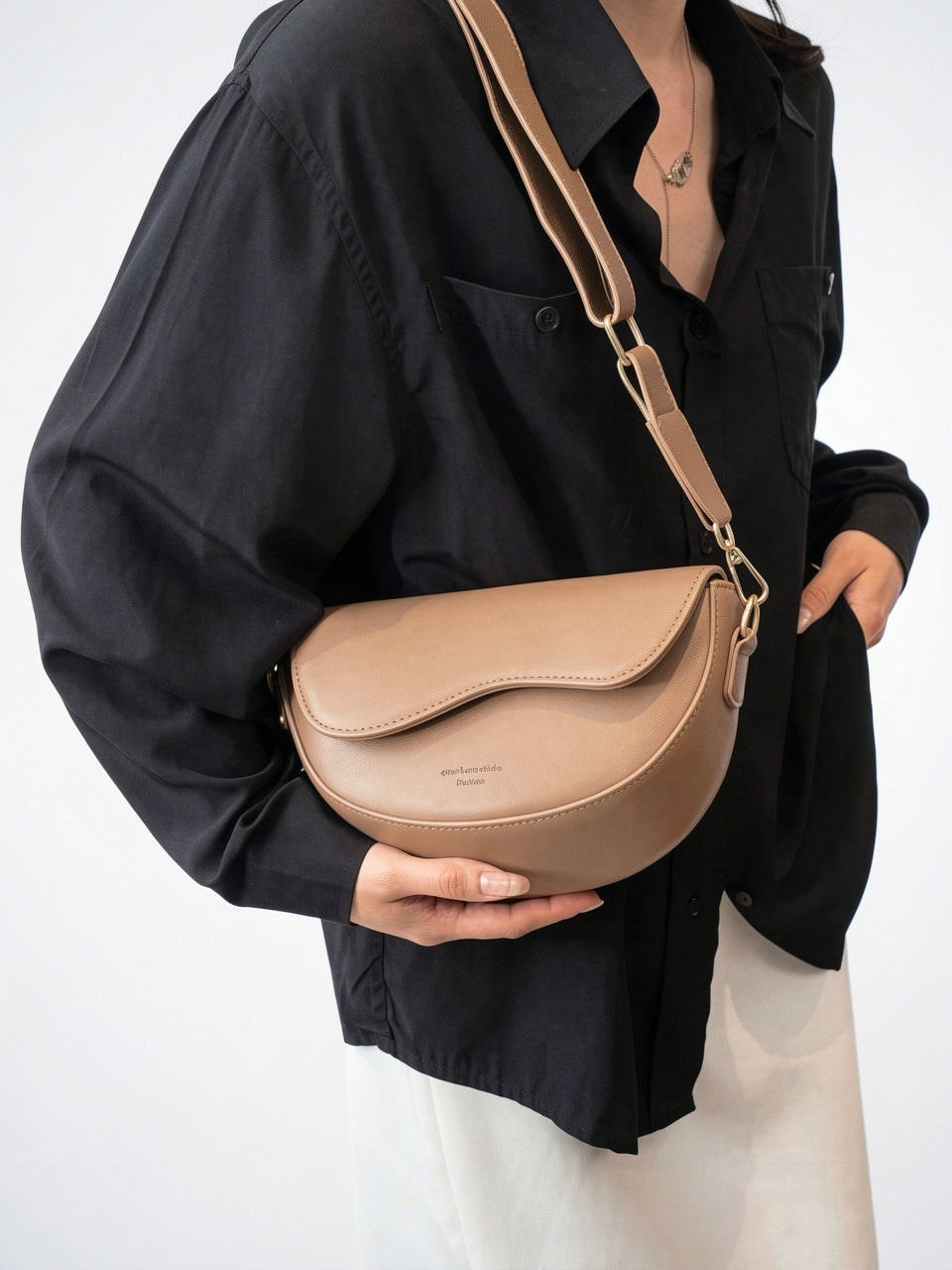 Isoline — Sac banane chic demi-lune à main - 12
