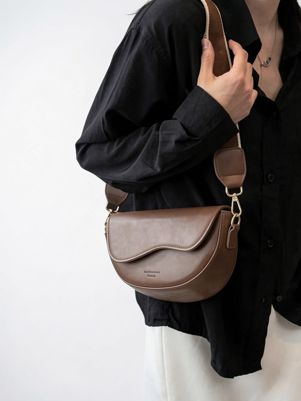 Isoline — Sac banane chic demi-lune à main - 2