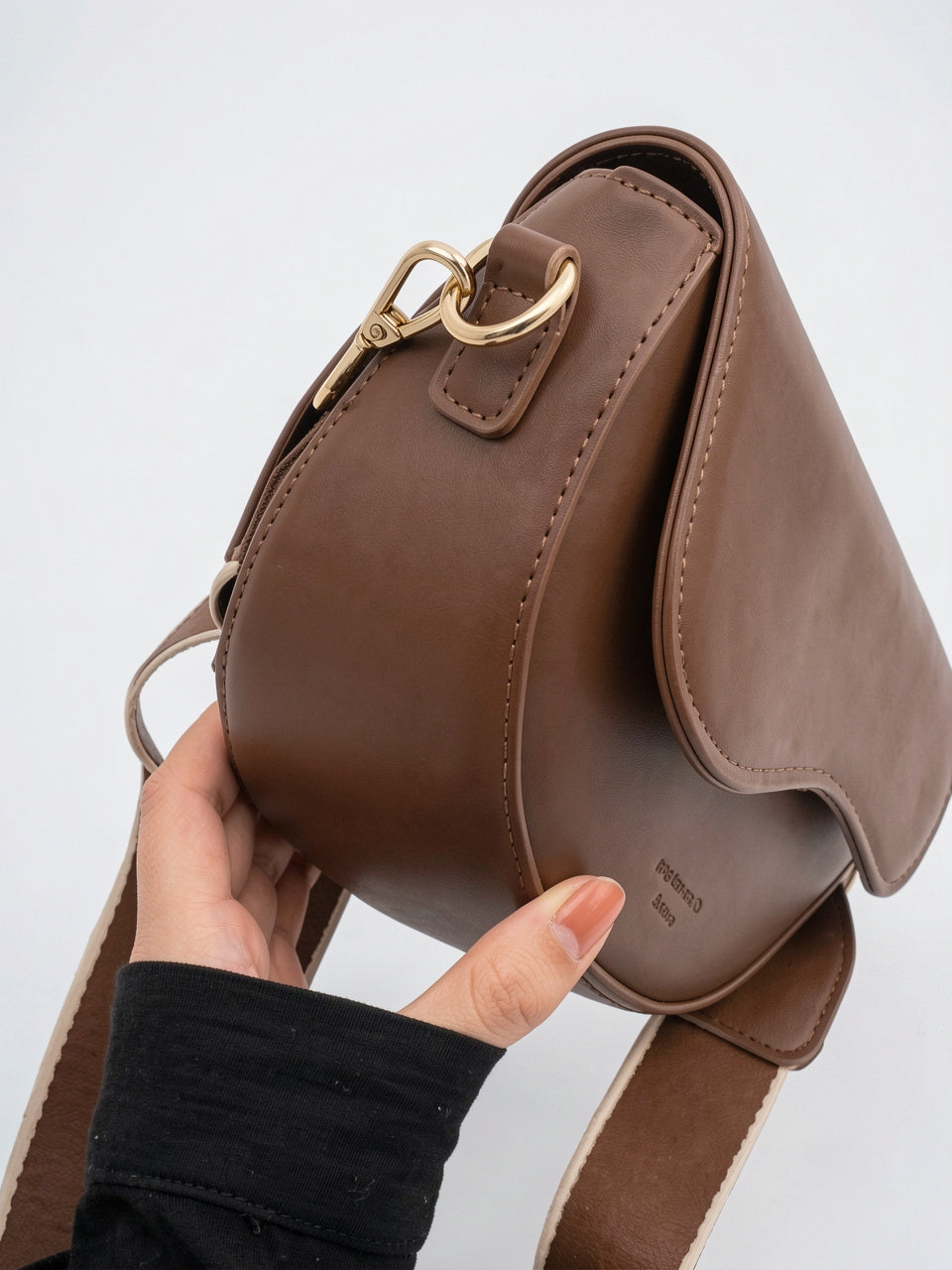 Isoline — Sac banane chic demi-lune à main - 4