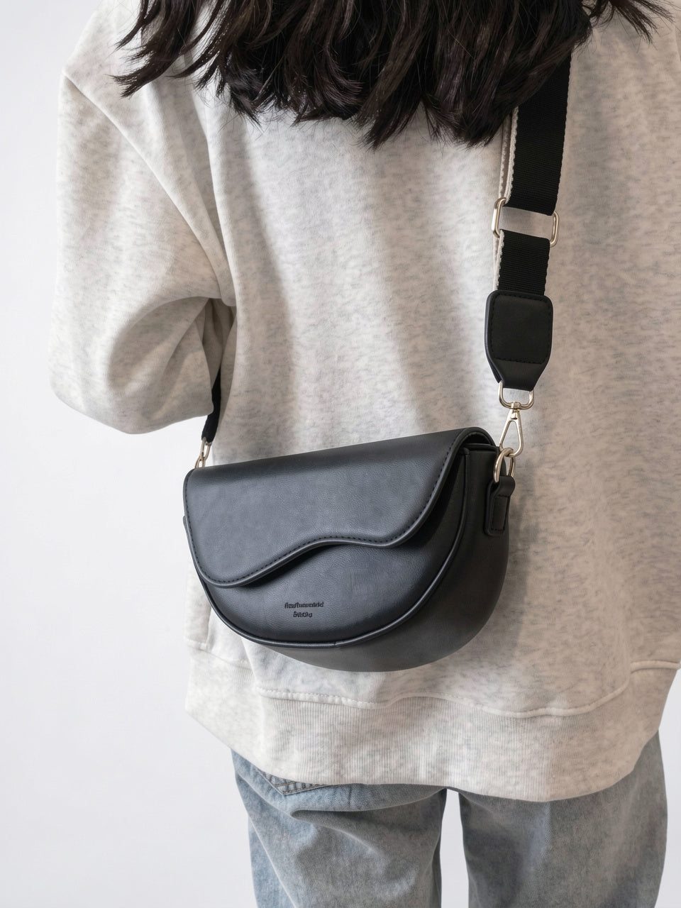 Isoline — Sac banane chic demi-lune à main - 9