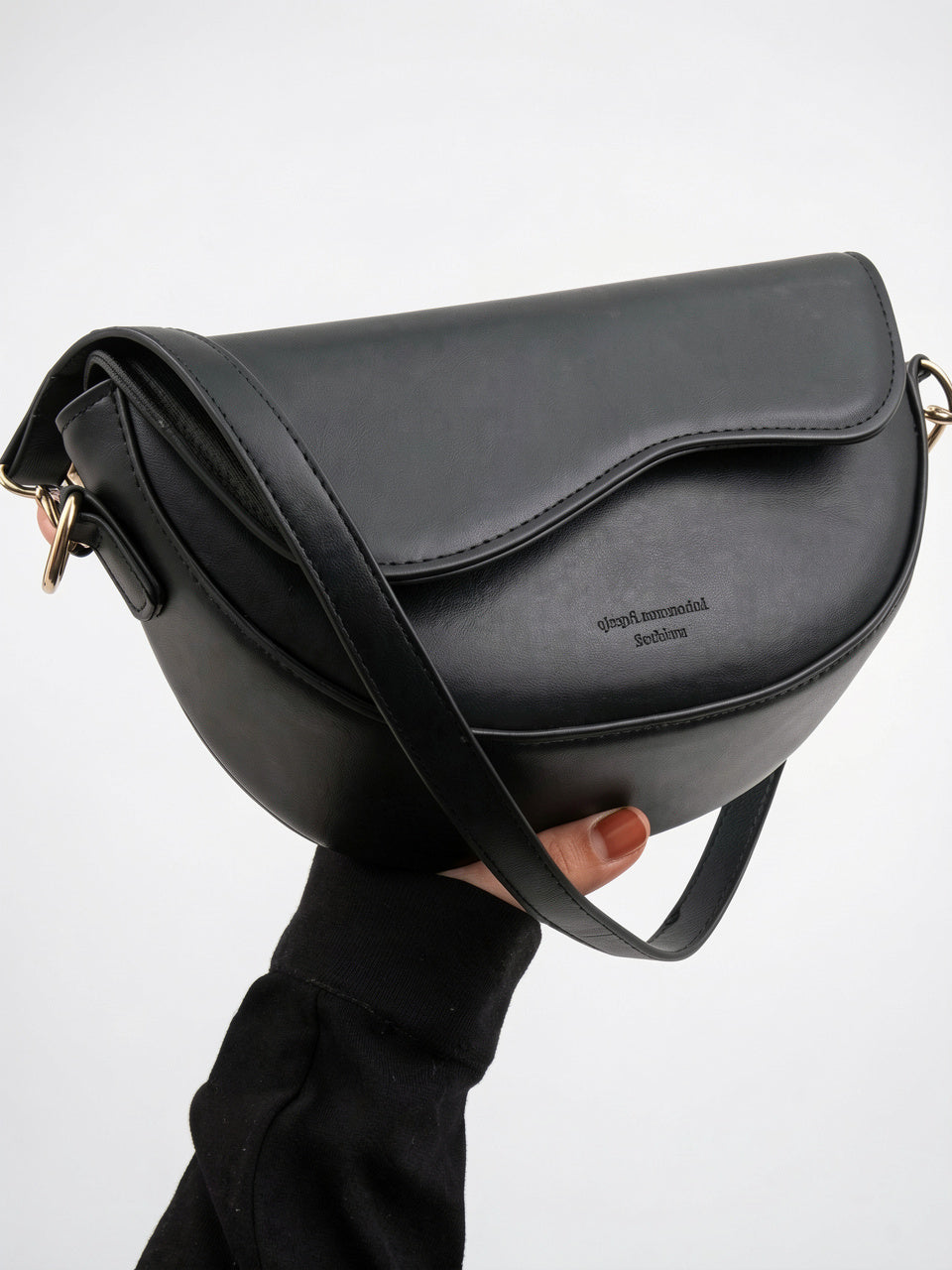 Isoline — Sac banane chic demi-lune à main - Noir