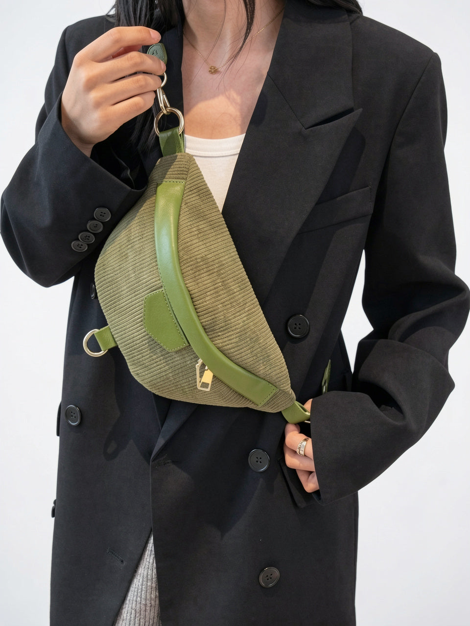 Léandra — Sac banane chic à bandoulière en velours côtelé - 10