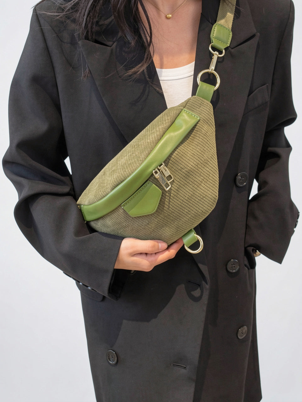 Léandra — Sac banane chic à bandoulière en velours côtelé - 11