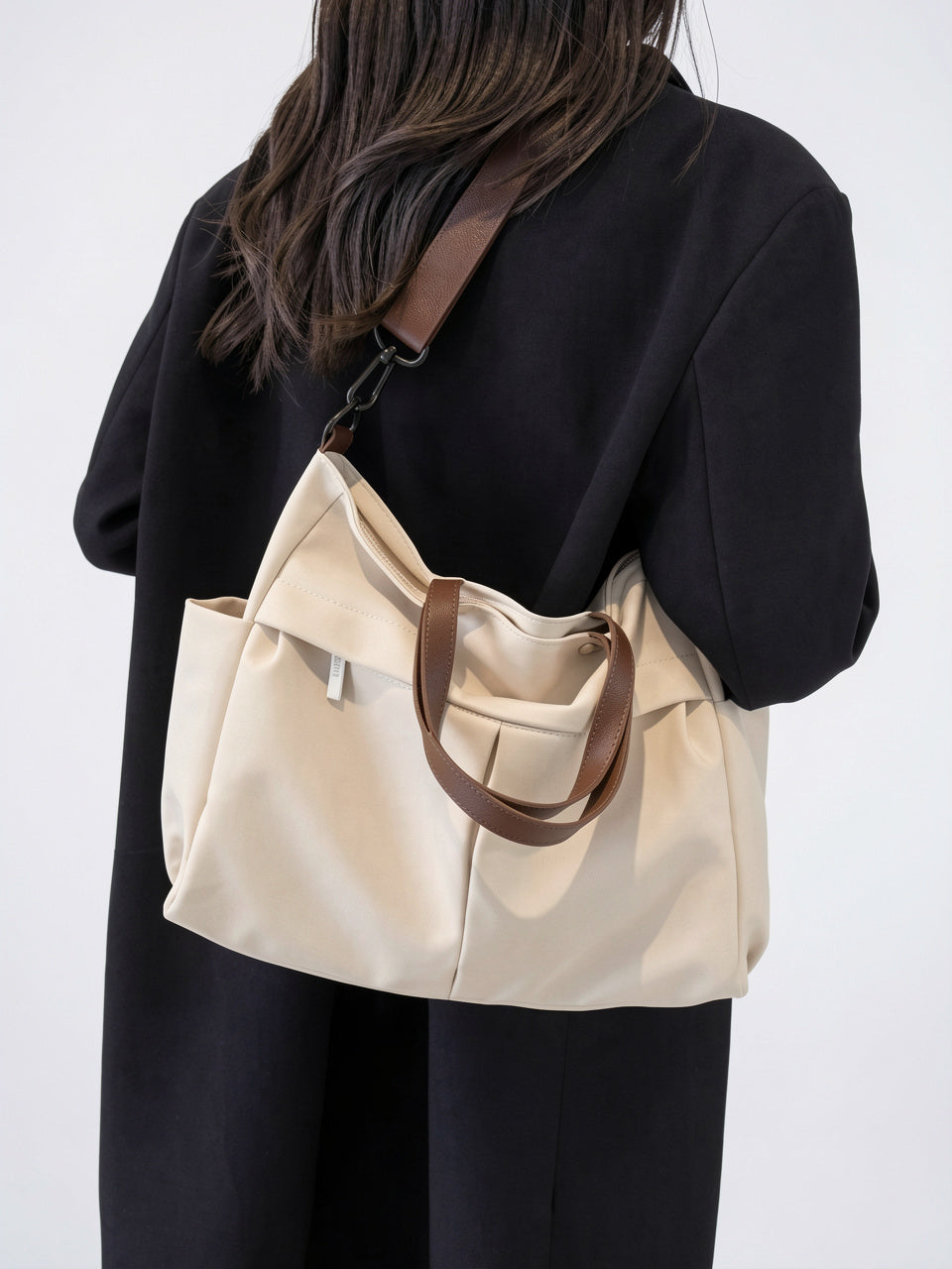 Livia — Grand cabas sac à main de cours à bandoulière multipoches en nylon - 17