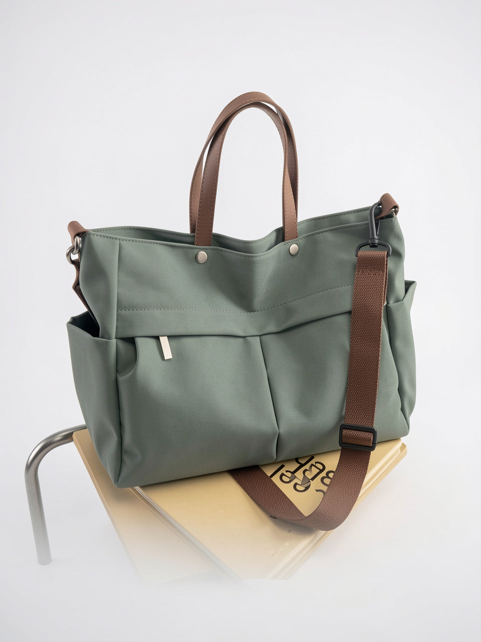 Livia — Grand cabas sac à main de cours à bandoulière multipoches en nylon - 6