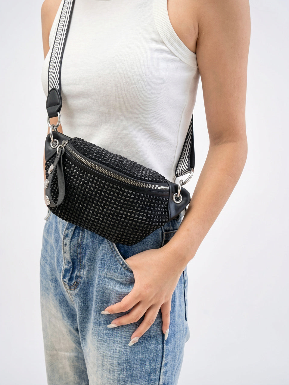 Luce — Sac banane à bandoulière noir avec strass - 10