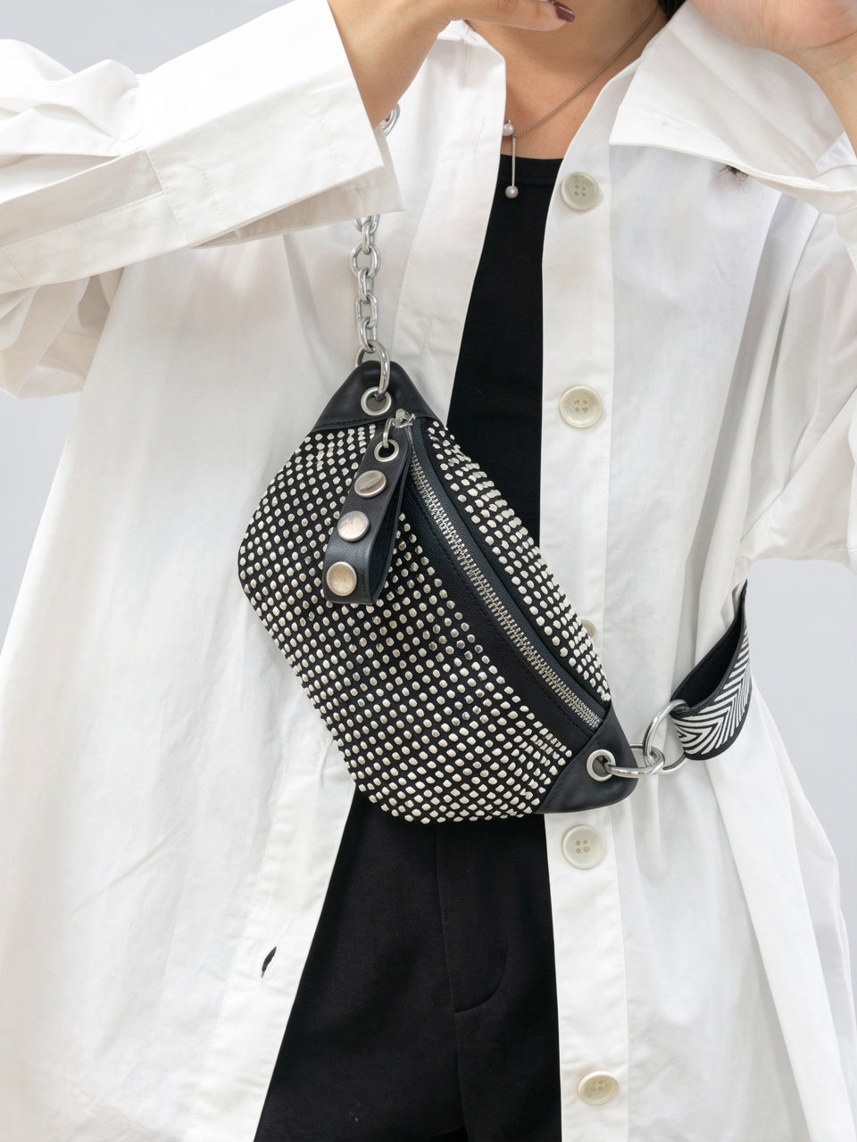 Luce — Sac banane à bandoulière noir avec strass - 4