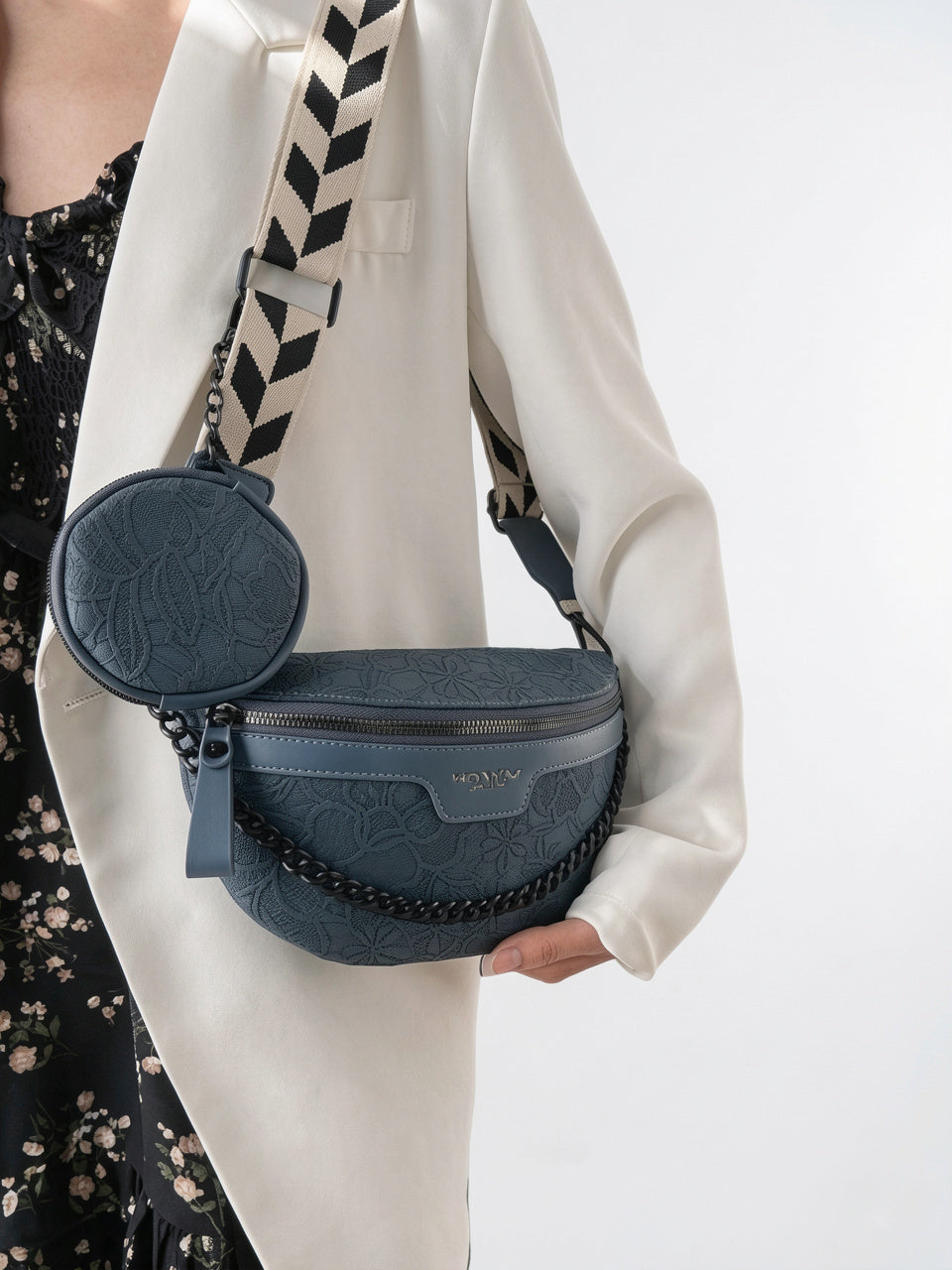 Séléna — Sac banane à bandoulière avec motif floral et porte-monnaie - 17