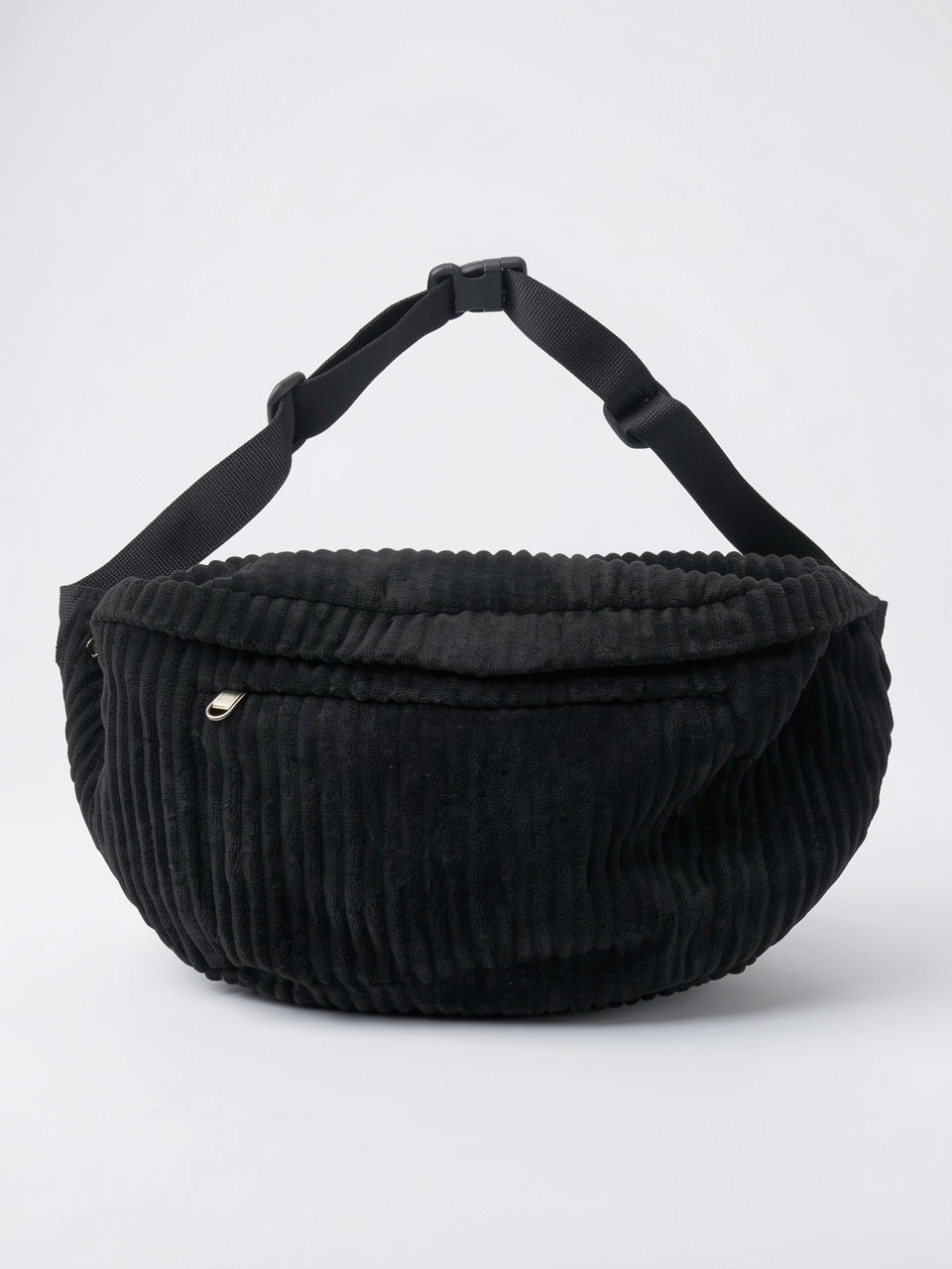 Ysée — Grand sac banane en velours côtelé - Noir