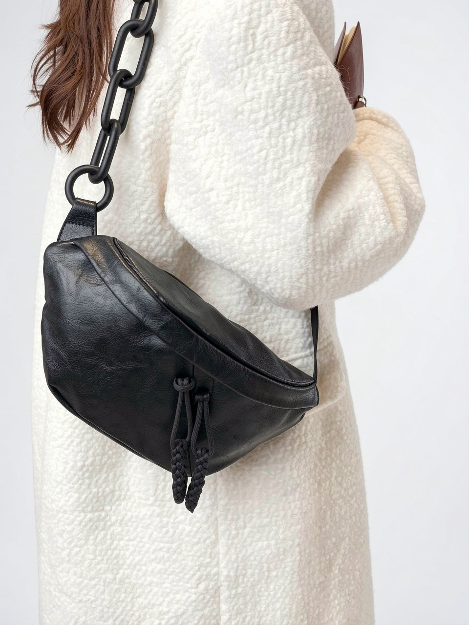 Zénobie — Grand sac banane en cuir - 10